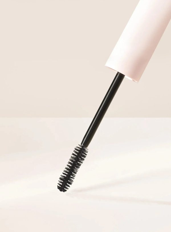 Perfect Strokes Universal Volumizing Mascara Supply