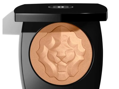 Oversize Illuminating Powder Le Lion (Limited Edition) For Sale