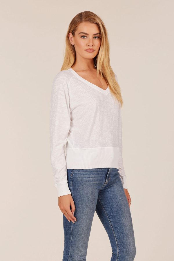 V-NECK RAGLAN LONG SLEEVE Supply